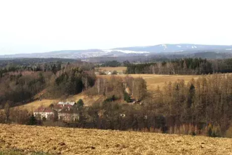 březen-květen 2017