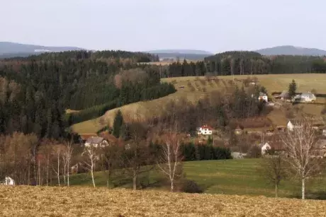 březen-květen 2017