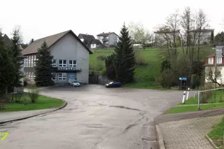 březen-květen 2017