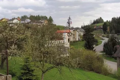 březen-květen 2017