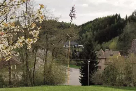 březen-květen 2017