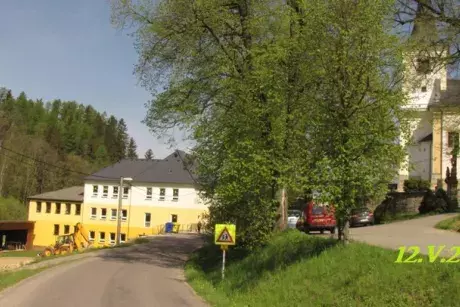 březen-květen 2017