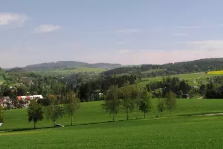 březen-květen 2017