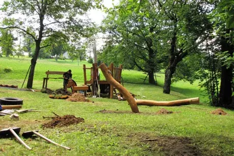 Herní a odpočinkové prvky Hřiště Bredůvka