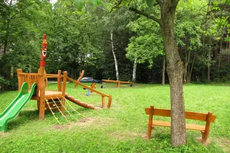 Herní a odpočinkové prvky Hřiště Bredůvka