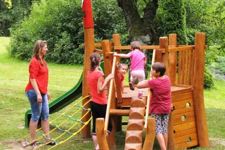 Herní a odpočinkové prvky Hřiště Bredůvka