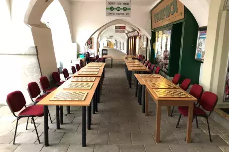 Nekořští Šachisté hrají s Davidem Navarou